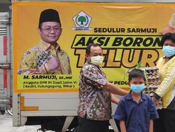 Ketua Golkar Jatim Borong 7 Ton Telur untuk Bantu Peternak di Blitar