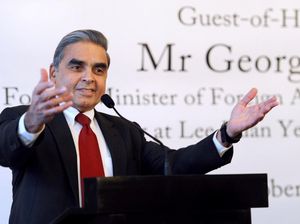 Prof Singapura yang Puji Jokowi Minta Negara Barat Tiru ASEAN soal Keamanan Prof Singapura yang Puji Jokowi Minta Negara Barat Tiru ASEAN soal Keamanan