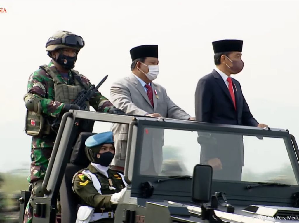 Spesifikasi Rantis yang Dinaiki Jokowi-Prabowo saat Cek Pasukan Komcad Spesifikasi Rantis yang Dinaiki Jokowi-Prabowo saat Cek Pasukan Komcad