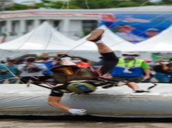 Panitia Teledor, Atlet Terjun Payung PON Cedera Saat Landing