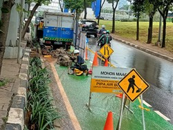 Air di Jalan Sudirman karena Pipa Palyja Pecah, Tak Ganggu Suplai