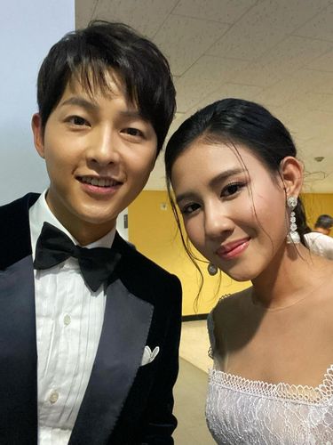 Song Joong Ki dan Shenina Cinnamon