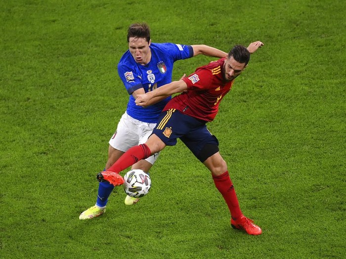 Spanyol berhasil menumbangkan Italia di semifinal UEFA Nations League. La Furia Roja menang 2-1 lewat brace Ferran Torres.