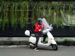 4 Pilihan Gaya Kekinian Skuteris saat Kendarai Vespa