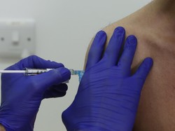 Dokter Suntik Vaksin Kosong ke Siswa SD di Medan Minta Maaf