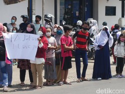 Antusiasme Warga Sambut Kunjungan Jokowi di Bandung Barat