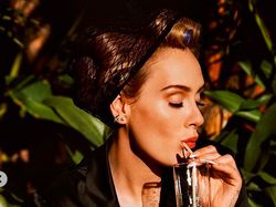 Alkohol Pisahkan Adele dengan Sang Ayah