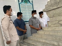 Pimpinan MPR Ahmad Muzani Ziarah ke Makam Pangeran Diponegoro