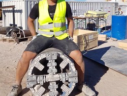 Mahasiswa RI Ini Juara Kompetisi Pengeboran di AS & akan Gabung di Perusahaan Elon Musk