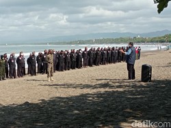 Bupati Pangandaran Minta Petugas Lebih Tegas Ingatkan Wisatawan soal Prokes