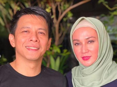 Potret Kedekatan Dina Lorenza dan Ariel NOAH yang Dijodohkan