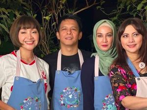 7 Potret Terbaru Dina Lorenza yang Dijodohkan dengan Ariel NOAH 7 Potret Terbaru Dina Lorenza yang Dijodohkan dengan Ariel NOAH