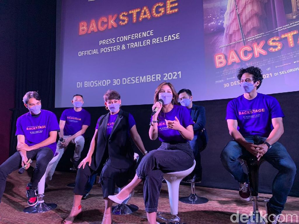 Kata Selebriti soal Film Backstage: Related Banget Kata Selebriti soal Film Backstage: Related Banget