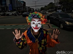 Viral Badut di Depok Ngambek Tak Diberi Uang dan Pukul Kaca Jendela Mobil