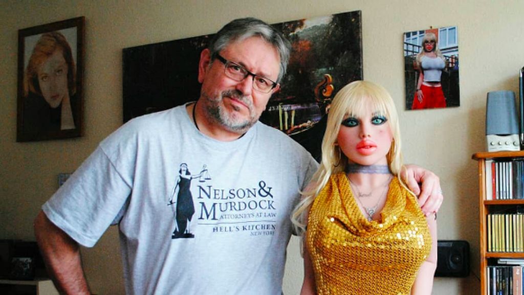 Potret Pria Hidup dengan Puluhan Boneka Seks, Ada Boneka yang Mirip Manusia Potret Pria Hidup dengan Puluhan Boneka Seks, Ada Boneka yang Mirip Manusia