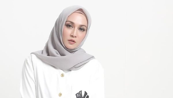 Dina Lorenza Cantiknya Awet, Kini Dijodohkan dengan Ariel NOAH