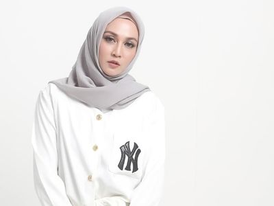 Dina Lorenza Cantiknya Awet, Kini Dijodohkan dengan Ariel NOAH