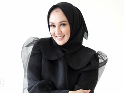 Pernah Ditawari Jadi Istri Kedua, Dina Lorenza Serahkan ke Tuhan Soal Jodoh
