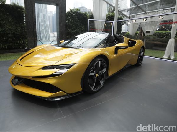Wujud Ferrari dengan Mesin Paling Bertenaga yang Baru Rilis di Indonesia