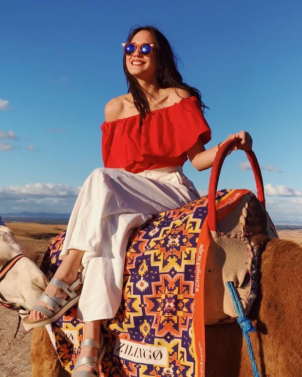 Foto: Instagram.com/pevpearce Pevita Pearce OOTD merah putih