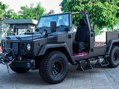 Gagahnya Rantis J Forces yang Ditumpangi Jokowi-Prabowo di Acara Komcad