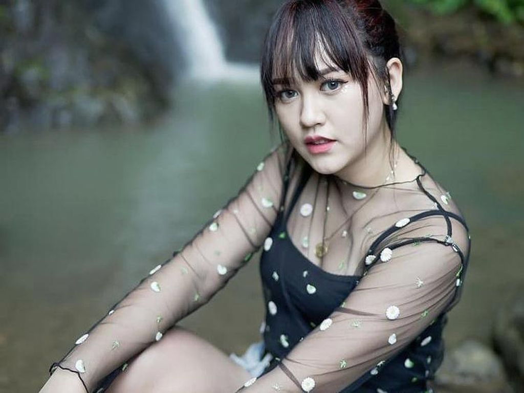 Mengenal Happy Asmara, Pedangdut Muda yang Lagunya Trending Terus di YouTube Mengenal Happy Asmara, Pedangdut Muda yang Lagunya Trending Terus di YouTube