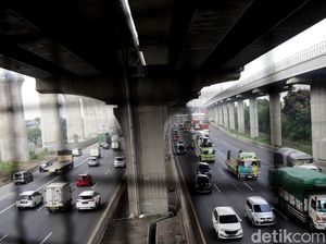 Banyak yang Curi Start Liburan Natal-Tahun Baru, Mobil Keluar Jakarta via Tol Meningkat Banyak yang Curi Start Liburan Natal-Tahun Baru, Mobil Keluar Jakarta via Tol Meningkat