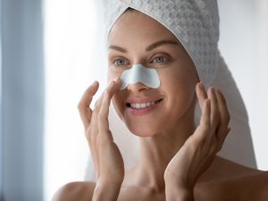 Komedo di Hidung Membandel? Ini Cara Terbaik dan Terburuk Menghilangkannya
