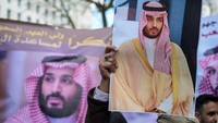 Pangeran Arab Saudi, Mohammed Bin Salman, yang juga ketua PIF, dilaporkan terlibat dalam pembunuhan Khashoggi di Konsulat Arab Saudi di Turki. Laporan PBB menyatakan Arab Saudi harus bertanggung jawab atas kasus itu, yang sampai saat ini belum ada penyelesaiannya. Getty Images/Chris J Ratcliffe.