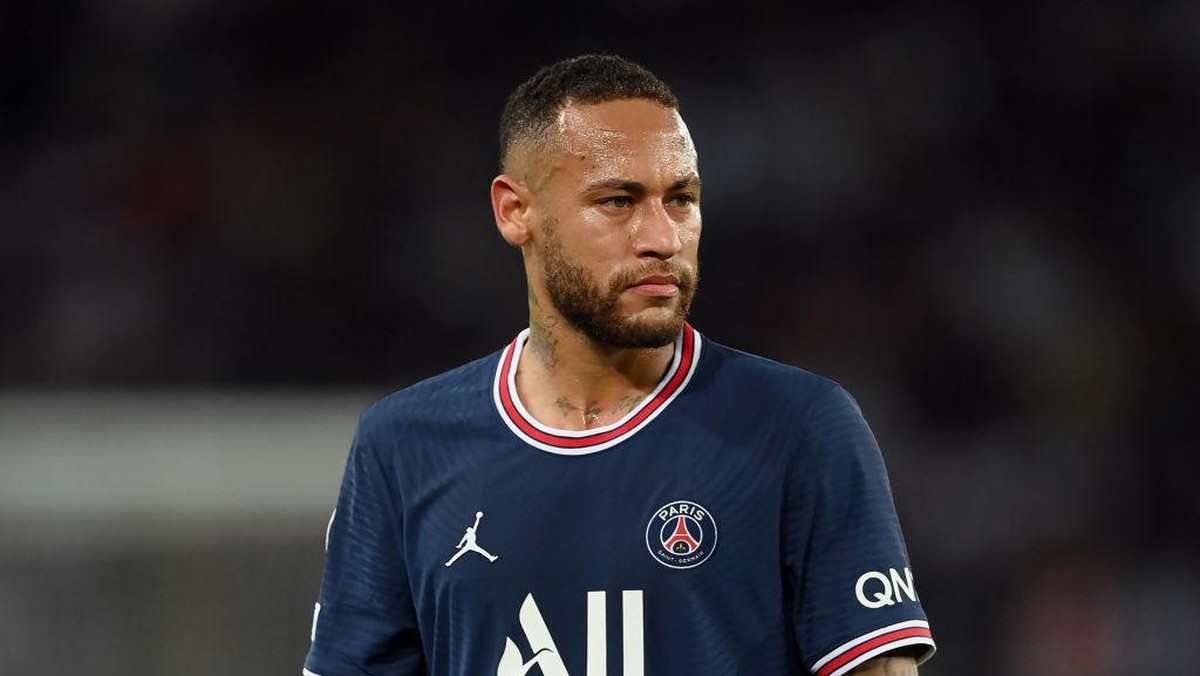 Neymar sempat berpikir untuk meninggalkan Paris Saint-Germain dan kembali ke Barcelona (Foto: Getty Images/Matthias Hangst)