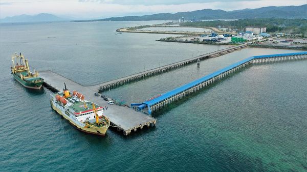 Kemegahan Pelabuhan Bungkutoko Kendari Dilihat dari Udara