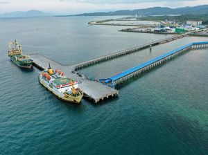 Kemegahan Pelabuhan Bungkutoko Kendari Dilihat dari Udara