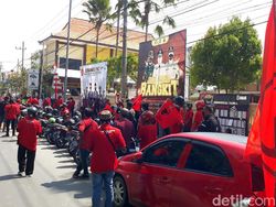 Polres Bojonegoro Ramai Didatangi Ratusan Kader PDIP, Ada Apa?