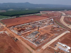 Menteri PUPR Wanti-wanti Bangun KIT Batang Pakai Tenaga & Produk Lokal