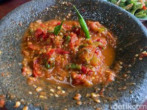 5 Jenis Sambal Khas Sunda yang Pedas Segarnya Nagih
