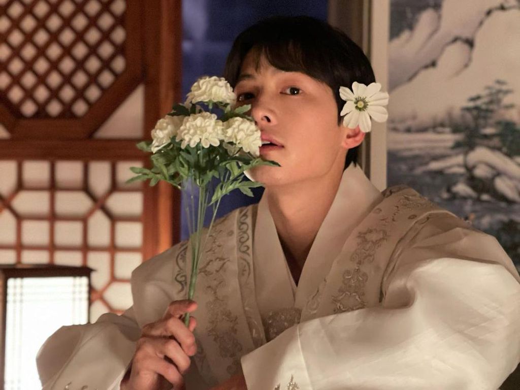 Song Joong Ki Diincar Kembali ke Layar Lebar Lewat Film Hwaran