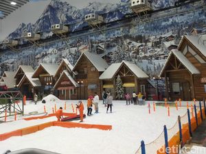 Trans Snow World Bekasi Buka Lagi, Siapa yang Rindu Main Salju?