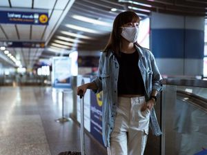 Kunjungan Wisman Hanya 1,56 Juta di 2021, Pengendalian Pandemi Jadi Kunci