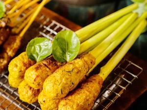 Sejarah dan Filosofi Sate Lilit, Simbol Kejantanan Kaum Pria Bali Sejarah dan Filosofi Sate Lilit, Simbol Kejantanan Kaum Pria Bali