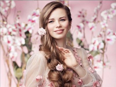 8 Potret Rapunzel Dunia Nyata, Tak Potong Rambut Selama 23 Tahun