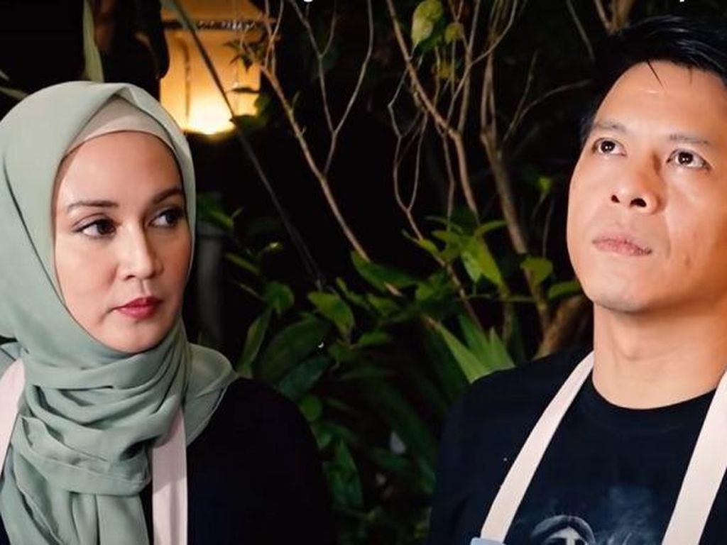 Ariel Noah Masak Rendang Saikoro Buat Dina Lorenza, Begini Hasilnya Ariel Noah Masak Rendang Saikoro Buat Dina Lorenza, Begini Hasilnya