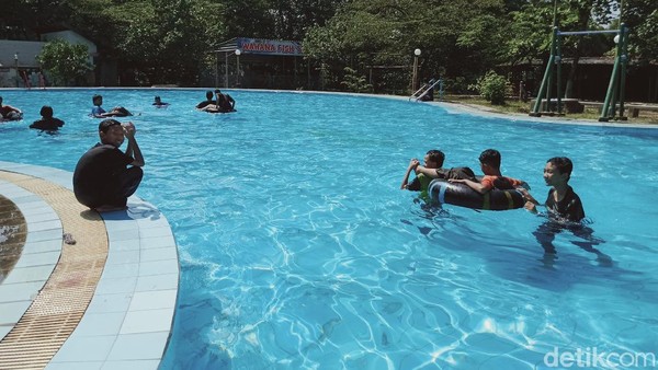 Wisatawan pun menyambut antusias pembukaan OMAC meskipun dengan protokol kesehatan sangat ketat, dan wajib menunjukkan aplikasi peduli lindungi. Wisatawan pun menyambut antusias pembukaan OMAC meskipun dengan protokol kesehatan sangat ketat, dan wajib menunjukkan aplikasi peduli lindungi.