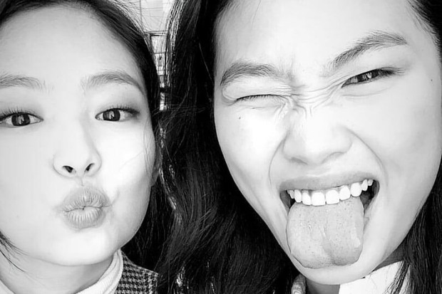 Jennie dan Jung Ho Yeon