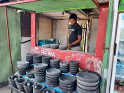 Kehilangan Pembeli, Pedagang Oleh-oleh Berharap Candi Plaosan Segera Dibuka