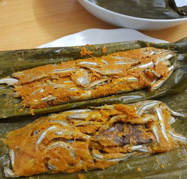 Pepes ikan teri basah/ Foto: Instagram.com/dapurmamasederhana Pepes ikan teri basah/ Foto: Instagram.com/dapurmamasederhana