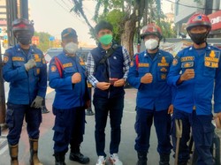 Kartu ATM Jatuh ke Got saat Mau Bayar Bakso hingga Damkar Turun Tangan