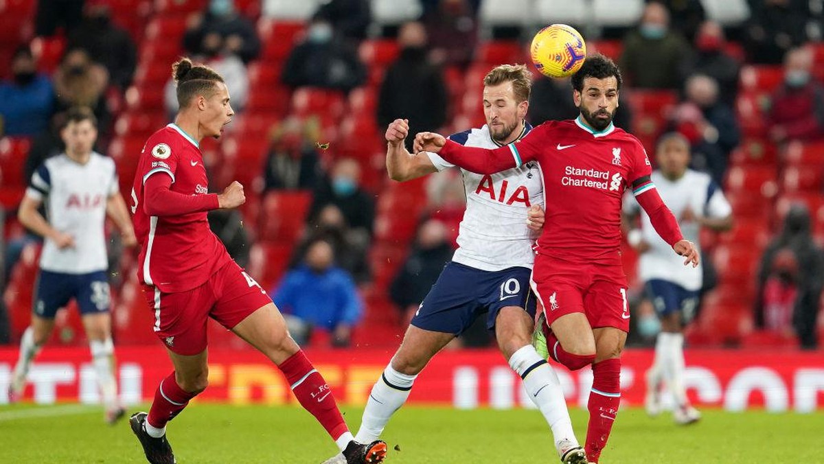 Harry Kane dan Mohamed Salah saat berduel di Liga Inggris. (Foto: Getty Images/Pool)