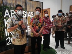 Selain Isu Wisata, Ini yang Diobrolkan Sandiaga saat Semobil dengan Gibran