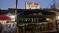 Sate Ayam H. Ishak Legendaris di Pasar Lama, Bisa Laku 6.000 Tusuk!