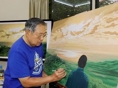 Lukisan Penuh Makna SBY: Bendera Merah Putih hingga Langit Senja